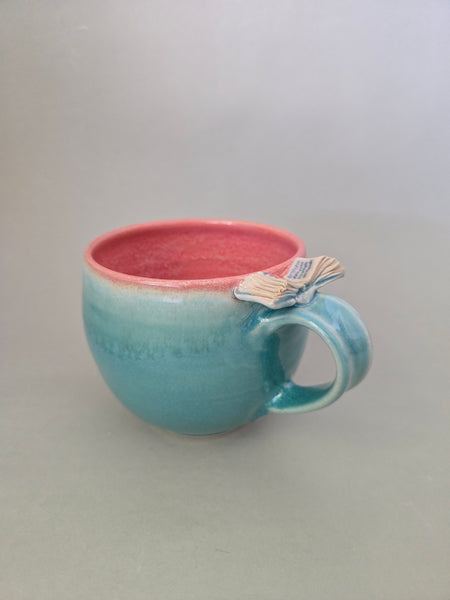 Keramik-Tasse "Schmökerzeit" mit kleinem Buch auf Henkel 0,3l