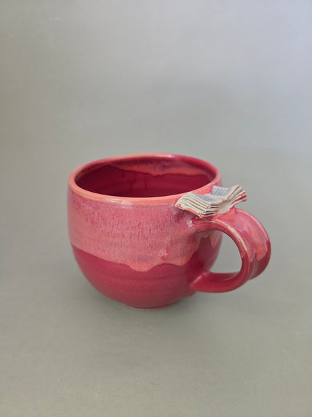 Keramik-Tasse "Schmökerzeit" mit kleinem Buch auf Henkel 0,3l