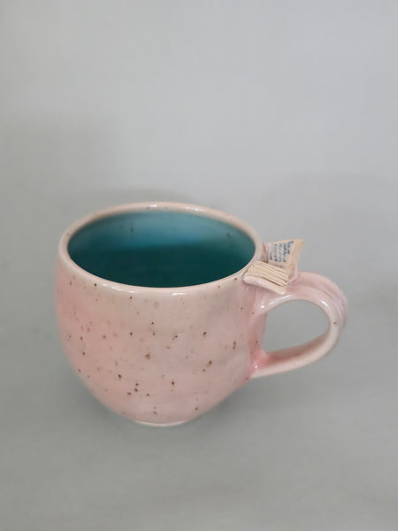 Keramik-Tasse "Schmökerzeit" mit kleinem Buch auf Henkel 0,3l